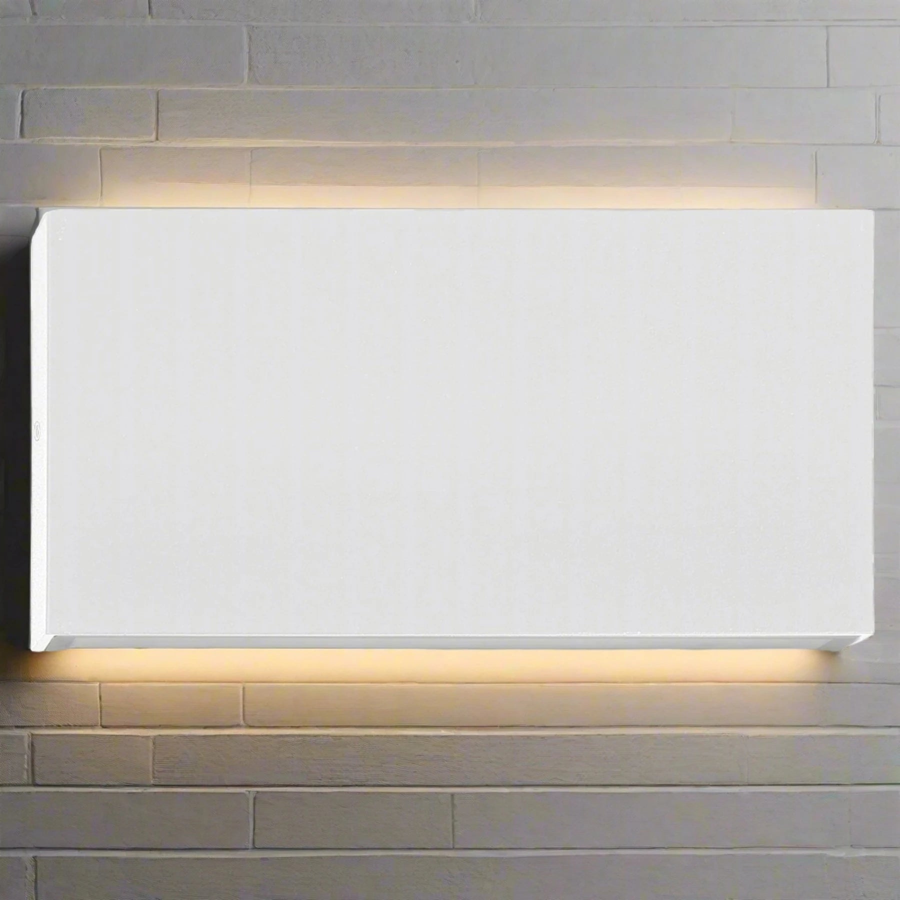 Essil Up/Down Wall Light